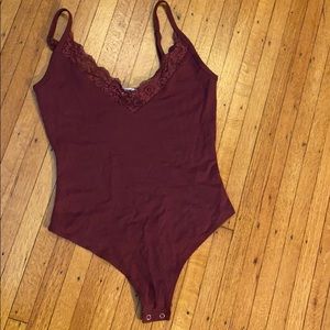 maroon body suite(shipping not included)